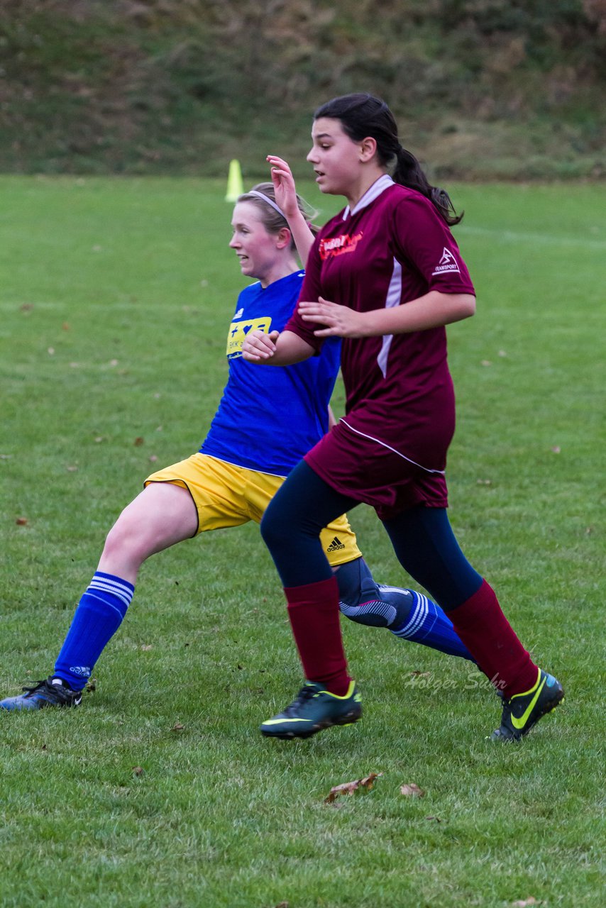 Bild 122 - B-Juniorinnen TSV Gnutz o.W. - SV Henstedt Ulzburg II : Ergebnis: ca. 5:0